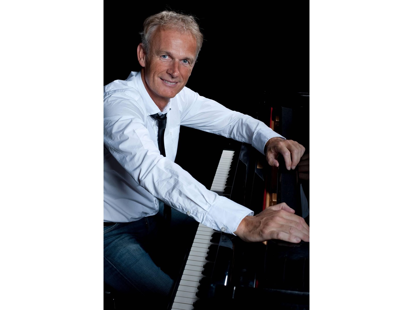Op pianoles bij Cor Bakker Jan Vriend