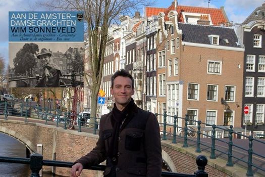 Daan Bartels met de EP-hoes van Wim Sonneveld