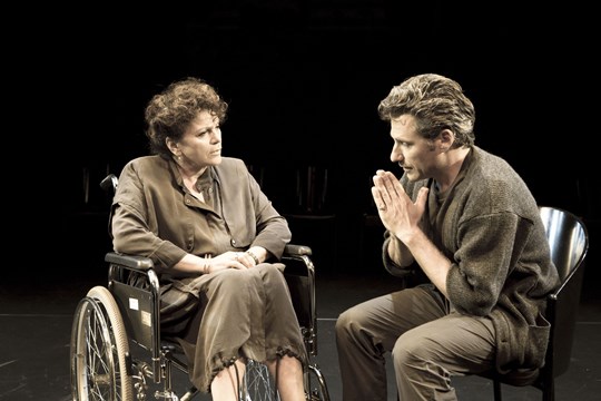 Henriëtte Tol en Frederik Bron in ’The Normal Heart’. Foto: Andy Doornhein