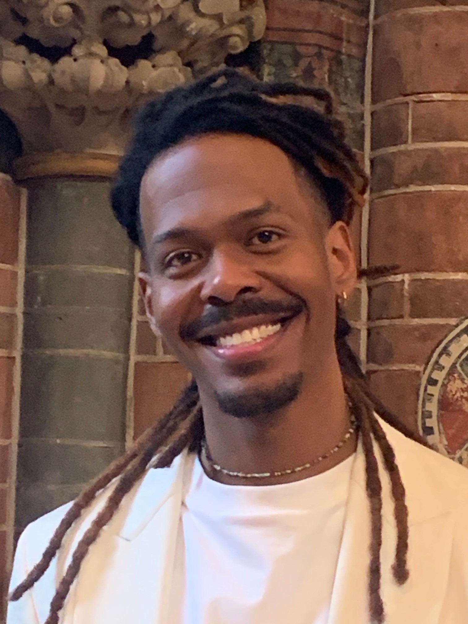 Lopen en lezen met Jeangu Macrooy