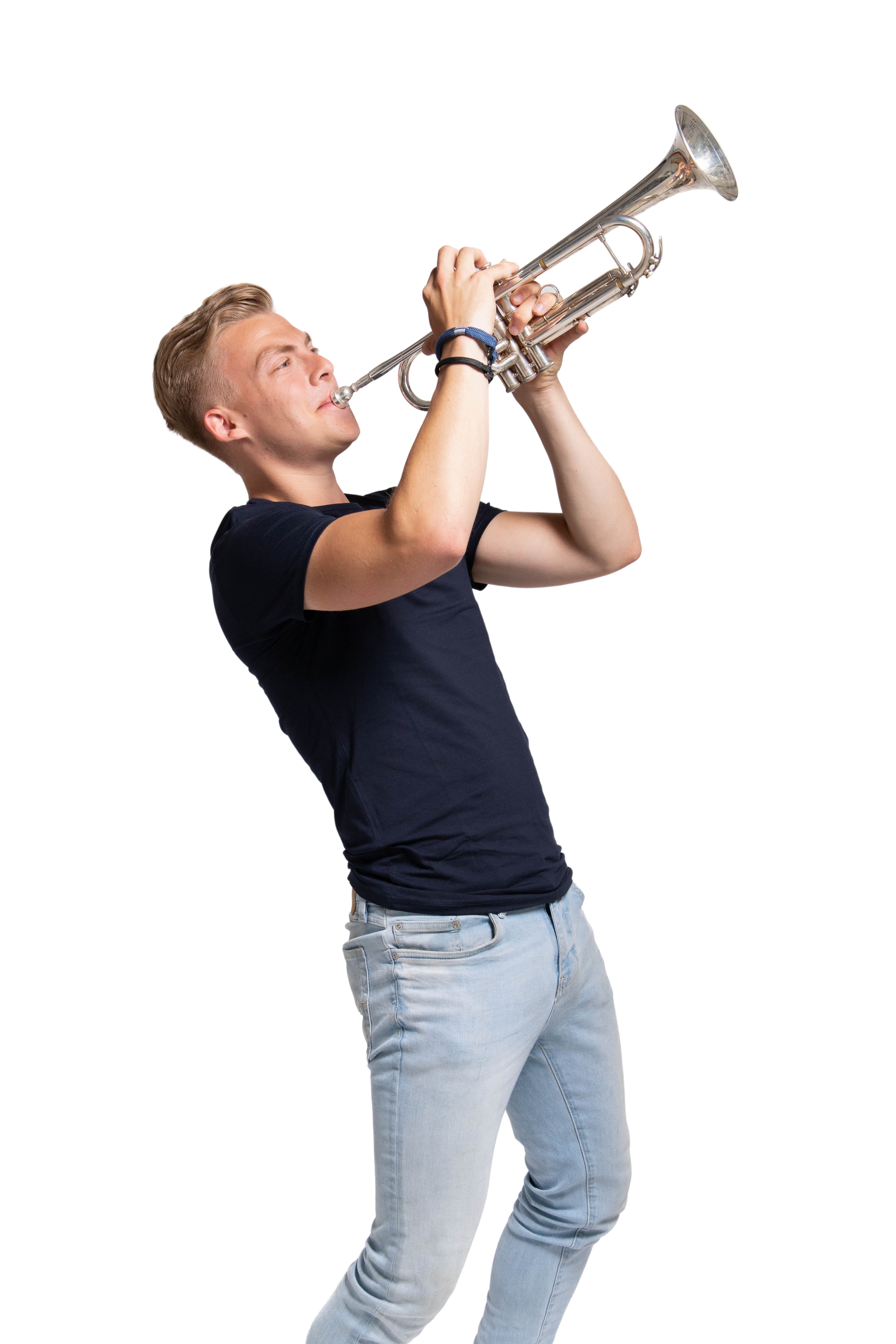 Trompettist Jeffrey blaast wereldhit 'Paloma Blanca' nieuw leven in