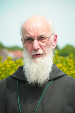 10-1-Abt-Thijs-Ketelaars-benedictijnen-Egmond-3-683x1024